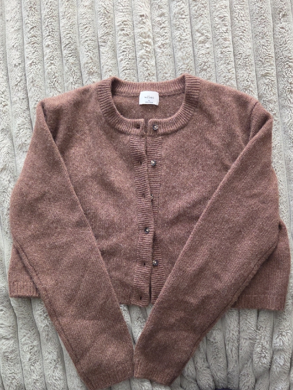 Wilfred New Bernina Cashmere  Button Cardigan 100% Cashmere(body)